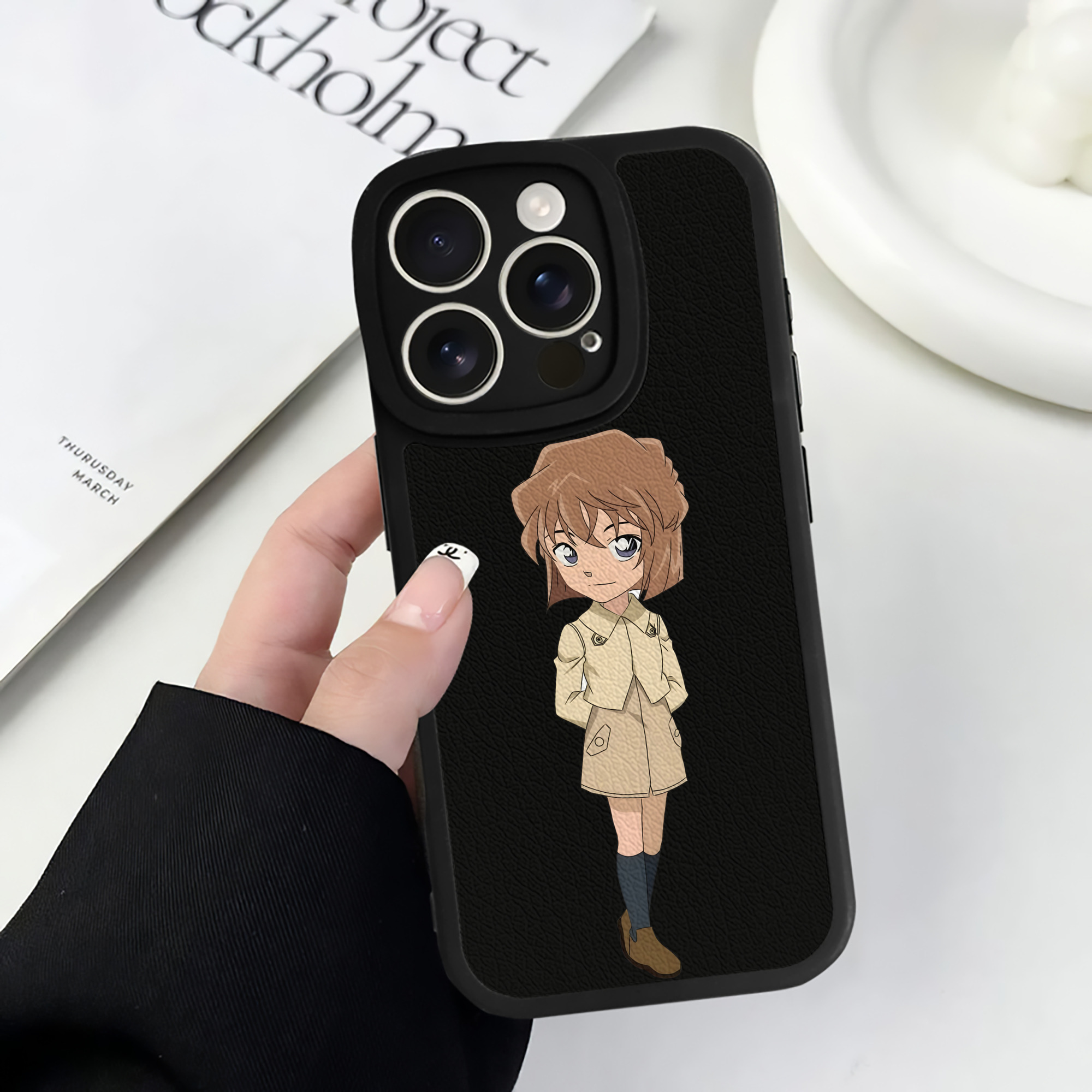 （画像用） 名探偵コナン 灰原 哀 はいばら あい Detective Conan Anita Hailey、Vi Graythorn Haibara Ai 【iPhone 16シリーズ対応】シリコンスマホケース（レザー調） 材質：シリコン